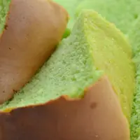 Pandan chiffon slices